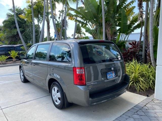 2010 Dark Titanium Metallic /Medium Slate Gray/Light Shale Dodge Grand Caravan SE LOW MILES 36,541 (2D4RN4DE9AR) with an 3.3L OHV V6 Engine engine, Automatic transmission, located at 4701 North Dixie Hwy, Pompano Beach, FL, 33064, (954) 422-2889, 26.240938, -80.123474 - OUR WEBPAGE FLORIDACARS1.COM HAS OVER 100 PHOTOS AND FREE CARFAX LINK 2010 Dodge Grand Caravan SE Van 3.3L V6 F OHV 12V Gasoline 24 MPG Front Wheel Drive Features ABS Brakes Air Conditioning AM/FM Stereo Automatic Transmission Auxiliary Audio Input CD Audio Cloth Seats Cruise Control Flex Fuel Vehic- Photo#5