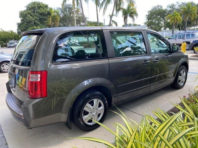 2010 Dark Titanium Metallic /Medium Slate Gray/Light Shale Dodge Grand Caravan SE LOW MILES 36,541 (2D4RN4DE9AR) with an 3.3L OHV V6 Engine engine, Automatic transmission, located at 4701 North Dixie Hwy, Pompano Beach, FL, 33064, (954) 422-2889, 26.240938, -80.123474 - OUR WEBPAGE FLORIDACARS1.COM HAS OVER 100 PHOTOS AND FREE CARFAX LINK 2010 Dodge Grand Caravan SE Van 3.3L V6 F OHV 12V Gasoline 24 MPG Front Wheel Drive Features ABS Brakes Air Conditioning AM/FM Stereo Automatic Transmission Auxiliary Audio Input CD Audio Cloth Seats Cruise Control Flex Fuel Vehic- Photo#7