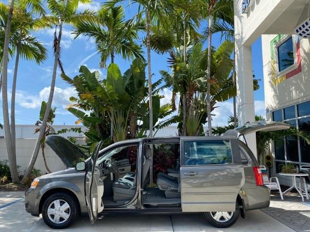 2010 Dark Titanium Metallic /Medium Slate Gray/Light Shale Dodge Grand Caravan SE LOW MILES 36,541 (2D4RN4DE9AR) with an 3.3L OHV V6 Engine engine, Automatic transmission, located at 4701 North Dixie Hwy, Pompano Beach, FL, 33064, (954) 422-2889, 26.240938, -80.123474 - OUR WEBPAGE FLORIDACARS1.COM HAS OVER 100 PHOTOS AND FREE CARFAX LINK 2010 Dodge Grand Caravan SE Van 3.3L V6 F OHV 12V Gasoline 24 MPG Front Wheel Drive Features ABS Brakes Air Conditioning AM/FM Stereo Automatic Transmission Auxiliary Audio Input CD Audio Cloth Seats Cruise Control Flex Fuel Vehic- Photo#8