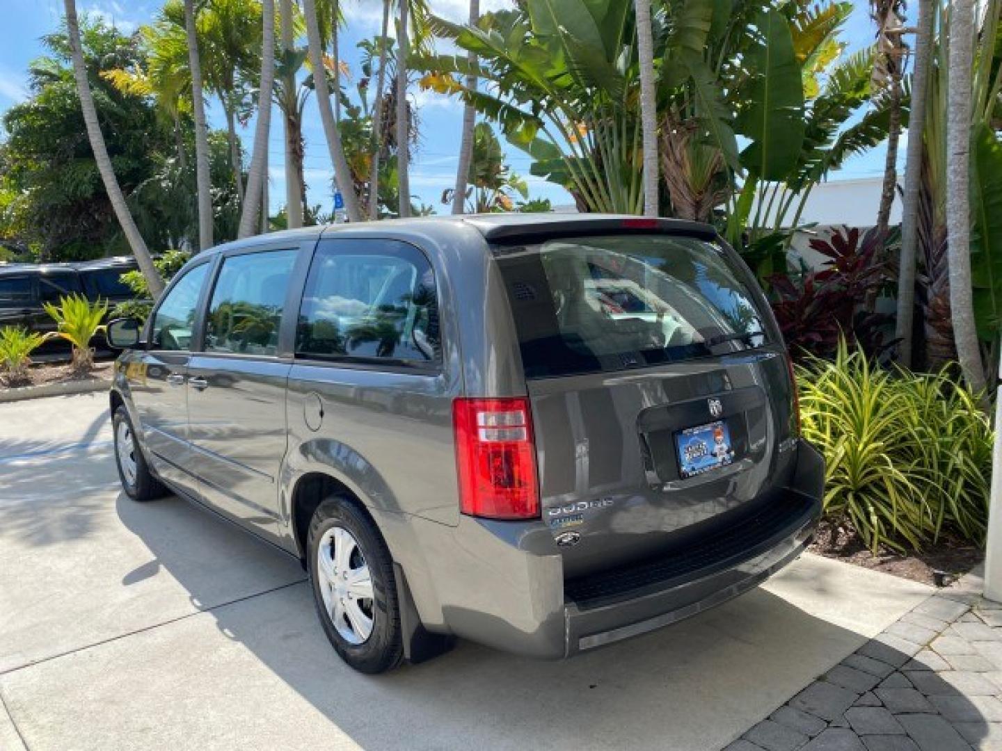 2010 Dark Titanium Metallic /Medium Slate Gray/Light Shale Dodge Grand Caravan SE LOW MILES 36,541 (2D4RN4DE9AR) with an 3.3L OHV V6 Engine engine, Automatic transmission, located at 4701 North Dixie Hwy, Pompano Beach, FL, 33064, (954) 422-2889, 26.240938, -80.123474 - OUR WEBPAGE FLORIDACARS1.COM HAS OVER 100 PHOTOS AND FREE CARFAX LINK 2010 Dodge Grand Caravan SE Van 3.3L V6 F OHV 12V Gasoline 24 MPG Front Wheel Drive Features ABS Brakes Air Conditioning AM/FM Stereo Automatic Transmission Auxiliary Audio Input CD Audio Cloth Seats Cruise Control Flex Fuel Vehic- Photo#32