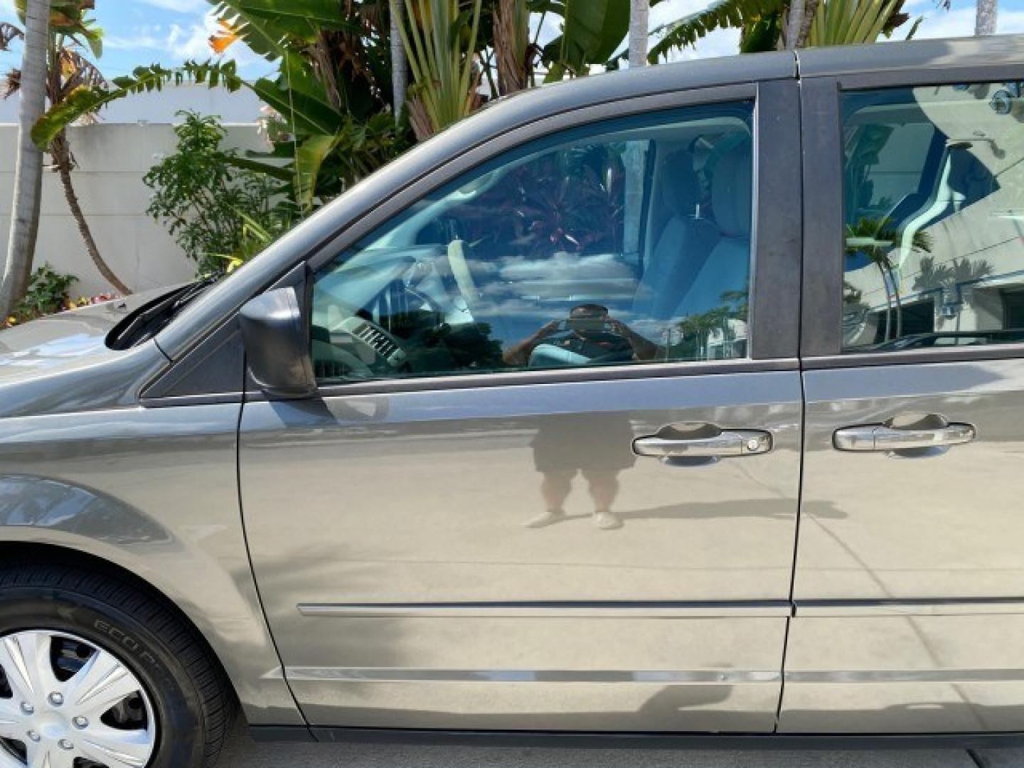 2010 Dark Titanium Metallic /Medium Slate Gray/Light Shale Dodge Grand Caravan SE LOW MILES 36,541 (2D4RN4DE9AR) with an 3.3L OHV V6 Engine engine, Automatic transmission, located at 4701 North Dixie Hwy, Pompano Beach, FL, 33064, (954) 422-2889, 26.240938, -80.123474 - OUR WEBPAGE FLORIDACARS1.COM HAS OVER 100 PHOTOS AND FREE CARFAX LINK 2010 Dodge Grand Caravan SE Van 3.3L V6 F OHV 12V Gasoline 24 MPG Front Wheel Drive Features ABS Brakes Air Conditioning AM/FM Stereo Automatic Transmission Auxiliary Audio Input CD Audio Cloth Seats Cruise Control Flex Fuel Vehic- Photo#36