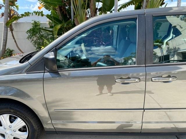 2010 Dark Titanium Metallic /Medium Slate Gray/Light Shale Dodge Grand Caravan SE LOW MILES 36,541 (2D4RN4DE9AR) with an 3.3L OHV V6 Engine engine, Automatic transmission, located at 4701 North Dixie Hwy, Pompano Beach, FL, 33064, (954) 422-2889, 26.240938, -80.123474 - OUR WEBPAGE FLORIDACARS1.COM HAS OVER 100 PHOTOS AND FREE CARFAX LINK 2010 Dodge Grand Caravan SE Van 3.3L V6 F OHV 12V Gasoline 24 MPG Front Wheel Drive Features ABS Brakes Air Conditioning AM/FM Stereo Automatic Transmission Auxiliary Audio Input CD Audio Cloth Seats Cruise Control Flex Fuel Vehic- Photo#36