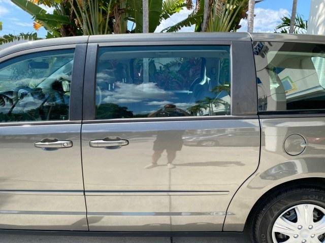 2010 Dark Titanium Metallic /Medium Slate Gray/Light Shale Dodge Grand Caravan SE LOW MILES 36,541 (2D4RN4DE9AR) with an 3.3L OHV V6 Engine engine, Automatic transmission, located at 4701 North Dixie Hwy, Pompano Beach, FL, 33064, (954) 422-2889, 26.240938, -80.123474 - OUR WEBPAGE FLORIDACARS1.COM HAS OVER 100 PHOTOS AND FREE CARFAX LINK 2010 Dodge Grand Caravan SE Van 3.3L V6 F OHV 12V Gasoline 24 MPG Front Wheel Drive Features ABS Brakes Air Conditioning AM/FM Stereo Automatic Transmission Auxiliary Audio Input CD Audio Cloth Seats Cruise Control Flex Fuel Vehic- Photo#69