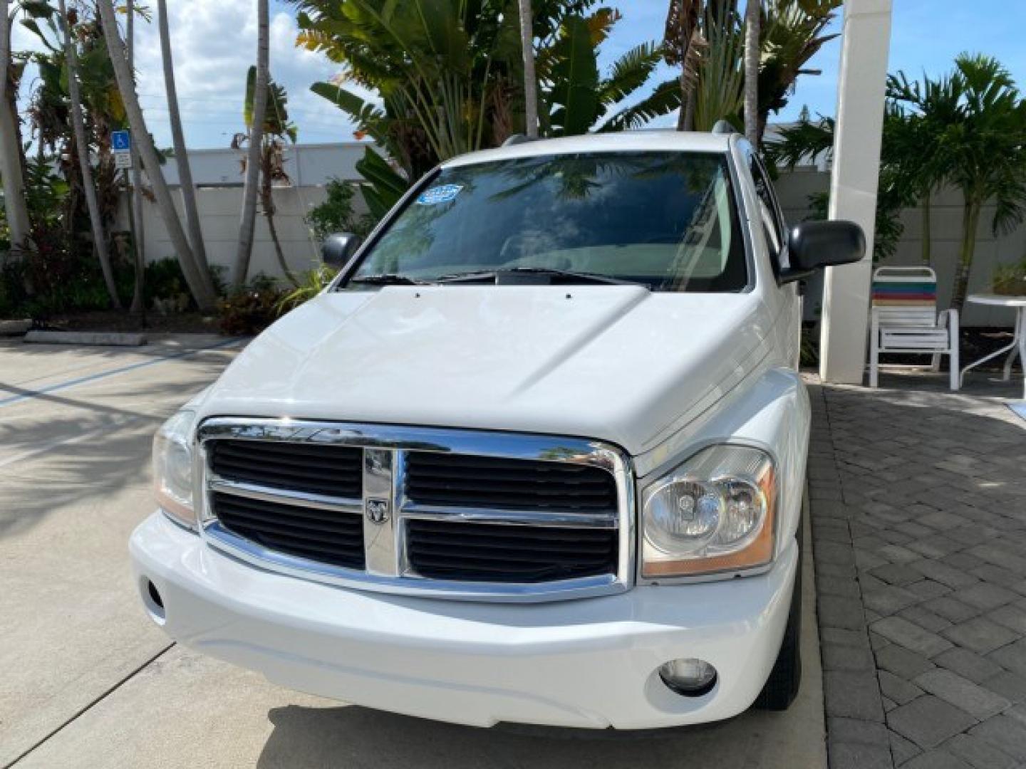 2004 Bright White /Med Slate Gray Dodge Durango Limited LOW MILES 55,294 (1D4HD58N24F) with an 4.7L V8 Magnum Engine engine, Automatic transmission, located at 4701 North Dixie Hwy, Pompano Beach, FL, 33064, (954) 422-2889, 26.240938, -80.123474 - OUR WEBPAGE FLORIDACARS1.COM HAS OVER 100 PHOTOS AND FREE CARFAX LINK 2004 Dodge Durango Limited 4 Door Wagon/Sport Utility 4.7L V8 F Gasoline 18 MPG Rear Wheel Drive Features ABS Brakes Air Conditioning Alloy Wheels AM/FM Stereo Automatic Transmission CD Audio Cruise Control Fold-Away Third Row Lea- Photo#3