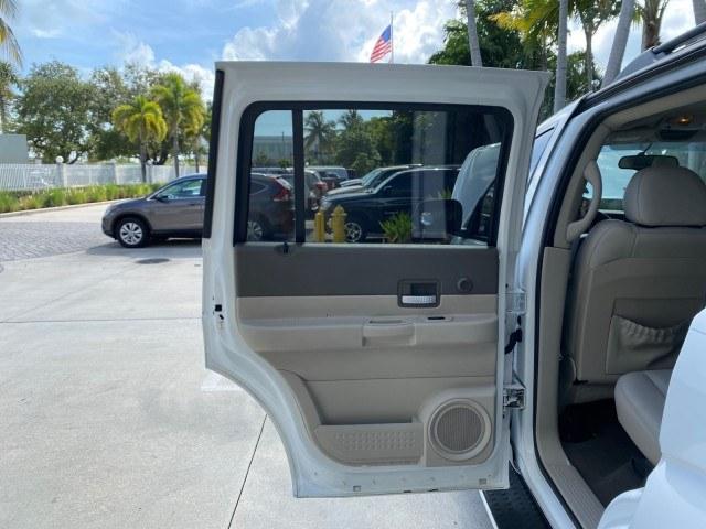 2004 Bright White /Med Slate Gray Dodge Durango Limited LOW MILES 55,294 (1D4HD58N24F) with an 4.7L V8 Magnum Engine engine, Automatic transmission, located at 4701 North Dixie Hwy, Pompano Beach, FL, 33064, (954) 422-2889, 26.240938, -80.123474 - OUR WEBPAGE FLORIDACARS1.COM HAS OVER 100 PHOTOS AND FREE CARFAX LINK 2004 Dodge Durango Limited 4 Door Wagon/Sport Utility 4.7L V8 F Gasoline 18 MPG Rear Wheel Drive Features ABS Brakes Air Conditioning Alloy Wheels AM/FM Stereo Automatic Transmission CD Audio Cruise Control Fold-Away Third Row Lea- Photo#13