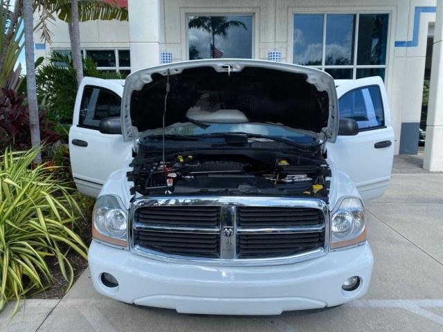 2004 Bright White /Med Slate Gray Dodge Durango Limited LOW MILES 55,294 (1D4HD58N24F) with an 4.7L V8 Magnum Engine engine, Automatic transmission, located at 4701 North Dixie Hwy, Pompano Beach, FL, 33064, (954) 422-2889, 26.240938, -80.123474 - OUR WEBPAGE FLORIDACARS1.COM HAS OVER 100 PHOTOS AND FREE CARFAX LINK 2004 Dodge Durango Limited 4 Door Wagon/Sport Utility 4.7L V8 F Gasoline 18 MPG Rear Wheel Drive Features ABS Brakes Air Conditioning Alloy Wheels AM/FM Stereo Automatic Transmission CD Audio Cruise Control Fold-Away Third Row Lea- Photo#17
