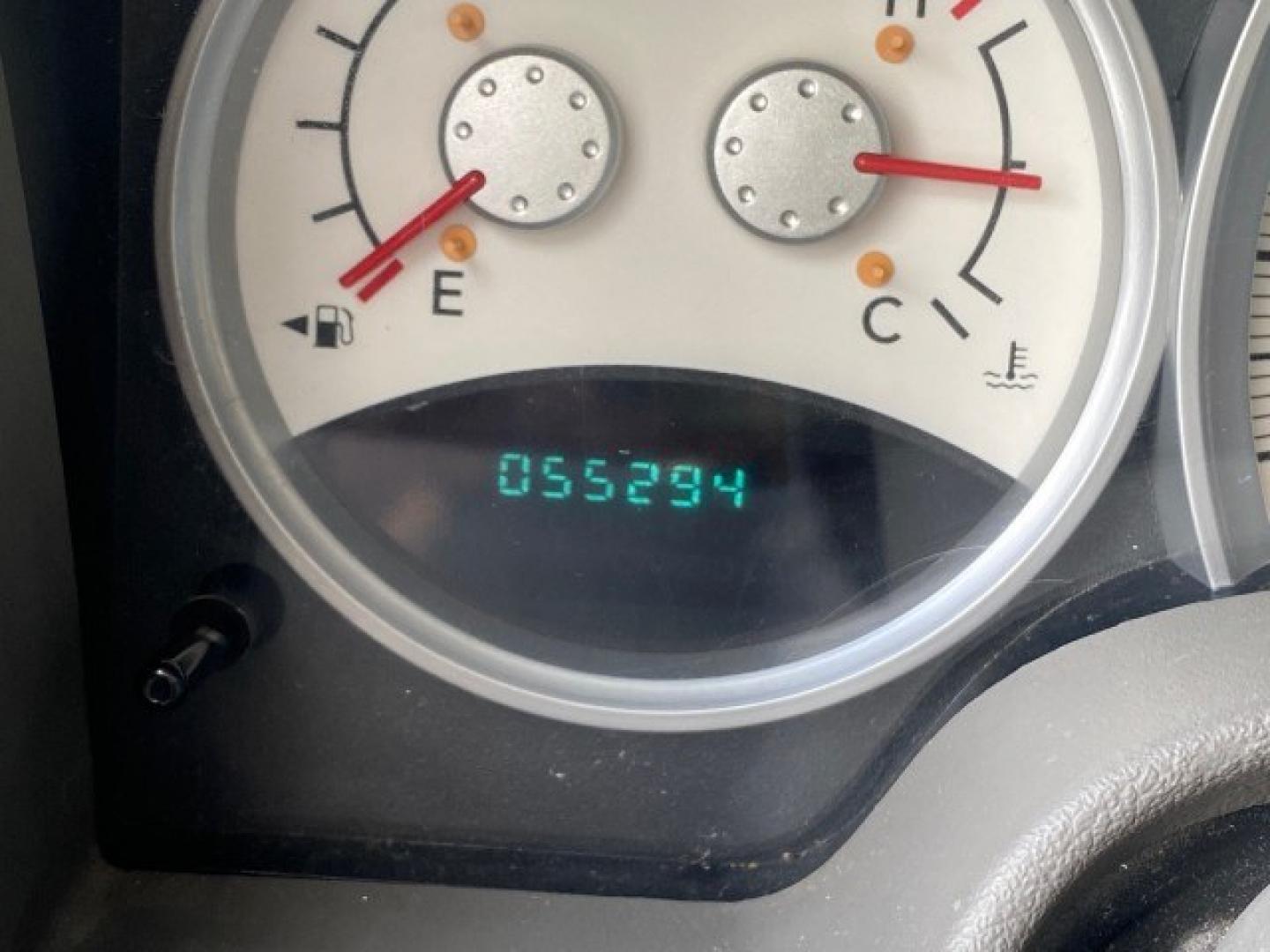 2004 Bright White /Med Slate Gray Dodge Durango Limited LOW MILES 55,294 (1D4HD58N24F) with an 4.7L V8 Magnum Engine engine, Automatic transmission, located at 4701 North Dixie Hwy, Pompano Beach, FL, 33064, (954) 422-2889, 26.240938, -80.123474 - OUR WEBPAGE FLORIDACARS1.COM HAS OVER 100 PHOTOS AND FREE CARFAX LINK 2004 Dodge Durango Limited 4 Door Wagon/Sport Utility 4.7L V8 F Gasoline 18 MPG Rear Wheel Drive Features ABS Brakes Air Conditioning Alloy Wheels AM/FM Stereo Automatic Transmission CD Audio Cruise Control Fold-Away Third Row Lea- Photo#18
