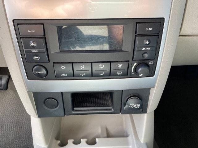 2004 Bright White /Med Slate Gray Dodge Durango Limited LOW MILES 55,294 (1D4HD58N24F) with an 4.7L V8 Magnum Engine engine, Automatic transmission, located at 4701 North Dixie Hwy, Pompano Beach, FL, 33064, (954) 422-2889, 26.240938, -80.123474 - OUR WEBPAGE FLORIDACARS1.COM HAS OVER 100 PHOTOS AND FREE CARFAX LINK 2004 Dodge Durango Limited 4 Door Wagon/Sport Utility 4.7L V8 F Gasoline 18 MPG Rear Wheel Drive Features ABS Brakes Air Conditioning Alloy Wheels AM/FM Stereo Automatic Transmission CD Audio Cruise Control Fold-Away Third Row Lea- Photo#59