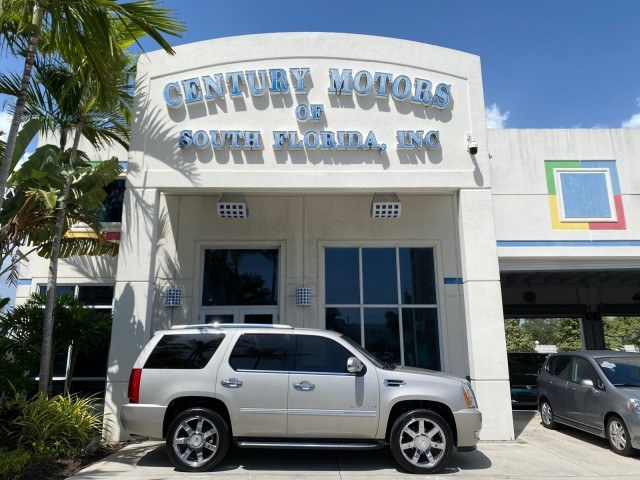 photo of 2008 Cadillac Escalade SUNROOF DVD LOW MILES 71,690