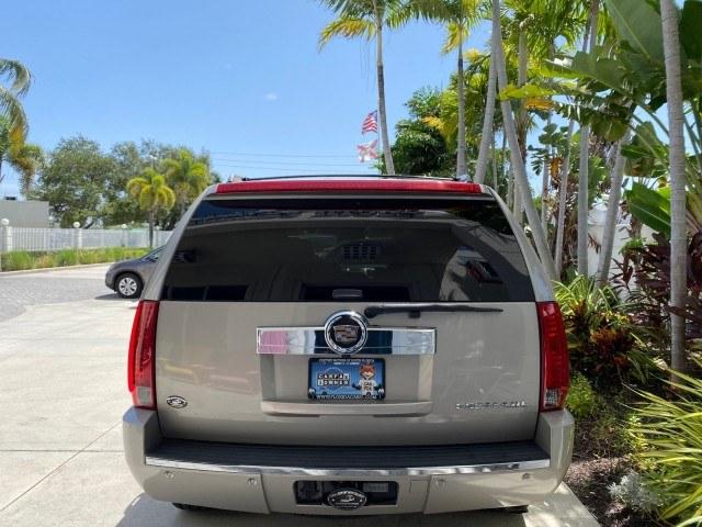 2008 Quicksilver /Ebony/Ebony Cadillac Escalade SUNROOF DVD LOW MILES 71,690 (1GYEC63848R) with an 6.2L Vortec 1000 VVT V8 SFI Engine engine, Automatic transmission, located at 4701 North Dixie Hwy, Pompano Beach, FL, 33064, (954) 422-2889, 26.240938, -80.123474 - OUR WEBPAGE FLORIDACARS1.COM HAS OVER 100 PHOTOS AND FREE CARFAX LINK 2008 Cadillac Escalade 4 Door Wagon/Sport Utility 6.2L V8 F Gasoline 19 MPG Rear Wheel Drive Features 20 Inch Plus Wheels A/C Seat(s) ABS Brakes Air Conditioning Alloy Wheels AM/FM Stereo Automatic Transmission Auxiliary Audio Inp- Photo#6