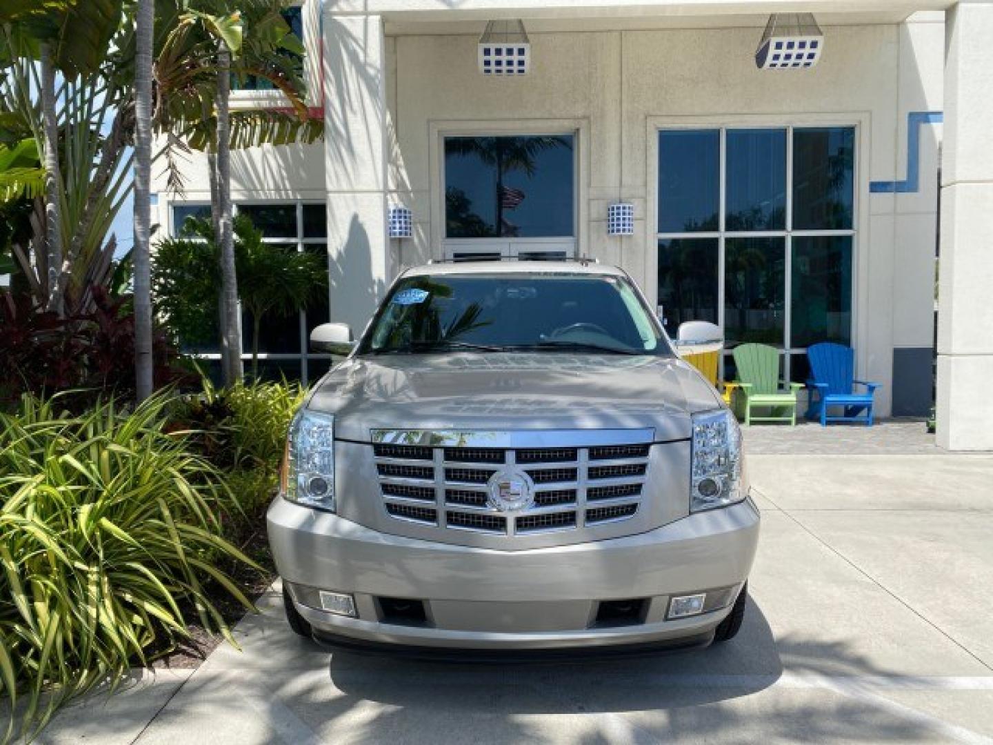 2008 Quicksilver /Ebony/Ebony Cadillac Escalade SUNROOF DVD LOW MILES 71,690 (1GYEC63848R) with an 6.2L Vortec 1000 VVT V8 SFI Engine engine, Automatic transmission, located at 4701 North Dixie Hwy, Pompano Beach, FL, 33064, (954) 422-2889, 26.240938, -80.123474 - OUR WEBPAGE FLORIDACARS1.COM HAS OVER 100 PHOTOS AND FREE CARFAX LINK 2008 Cadillac Escalade 4 Door Wagon/Sport Utility 6.2L V8 F Gasoline 19 MPG Rear Wheel Drive Features 20 Inch Plus Wheels A/C Seat(s) ABS Brakes Air Conditioning Alloy Wheels AM/FM Stereo Automatic Transmission Auxiliary Audio Inp- Photo#26