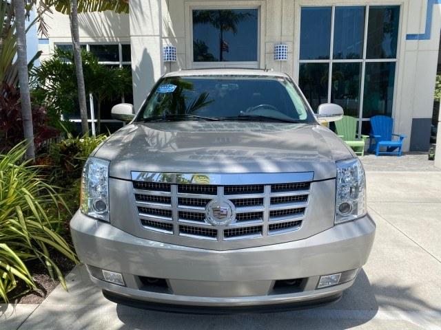 2008 Quicksilver /Ebony/Ebony Cadillac Escalade SUNROOF DVD LOW MILES 71,690 (1GYEC63848R) with an 6.2L Vortec 1000 VVT V8 SFI Engine engine, Automatic transmission, located at 4701 North Dixie Hwy, Pompano Beach, FL, 33064, (954) 422-2889, 26.240938, -80.123474 - OUR WEBPAGE FLORIDACARS1.COM HAS OVER 100 PHOTOS AND FREE CARFAX LINK 2008 Cadillac Escalade 4 Door Wagon/Sport Utility 6.2L V8 F Gasoline 19 MPG Rear Wheel Drive Features 20 Inch Plus Wheels A/C Seat(s) ABS Brakes Air Conditioning Alloy Wheels AM/FM Stereo Automatic Transmission Auxiliary Audio Inp- Photo#27