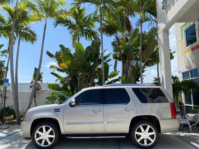 2008 Quicksilver /Ebony/Ebony Cadillac Escalade SUNROOF DVD LOW MILES 71,690 (1GYEC63848R) with an 6.2L Vortec 1000 VVT V8 SFI Engine engine, Automatic transmission, located at 4701 North Dixie Hwy, Pompano Beach, FL, 33064, (954) 422-2889, 26.240938, -80.123474 - OUR WEBPAGE FLORIDACARS1.COM HAS OVER 100 PHOTOS AND FREE CARFAX LINK 2008 Cadillac Escalade 4 Door Wagon/Sport Utility 6.2L V8 F Gasoline 19 MPG Rear Wheel Drive Features 20 Inch Plus Wheels A/C Seat(s) ABS Brakes Air Conditioning Alloy Wheels AM/FM Stereo Automatic Transmission Auxiliary Audio Inp- Photo#30