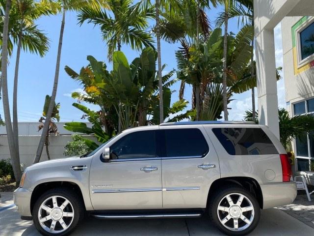 2008 Quicksilver /Ebony/Ebony Cadillac Escalade SUNROOF DVD LOW MILES 71,690 (1GYEC63848R) with an 6.2L Vortec 1000 VVT V8 SFI Engine engine, Automatic transmission, located at 4701 North Dixie Hwy, Pompano Beach, FL, 33064, (954) 422-2889, 26.240938, -80.123474 - OUR WEBPAGE FLORIDACARS1.COM HAS OVER 100 PHOTOS AND FREE CARFAX LINK 2008 Cadillac Escalade 4 Door Wagon/Sport Utility 6.2L V8 F Gasoline 19 MPG Rear Wheel Drive Features 20 Inch Plus Wheels A/C Seat(s) ABS Brakes Air Conditioning Alloy Wheels AM/FM Stereo Automatic Transmission Auxiliary Audio Inp- Photo#31
