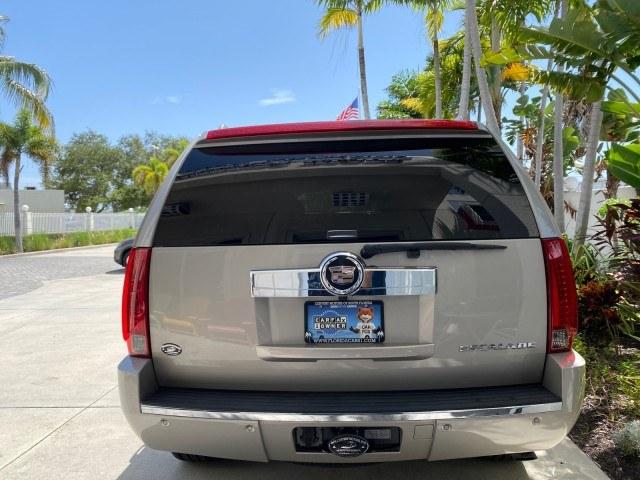 2008 Quicksilver /Ebony/Ebony Cadillac Escalade SUNROOF DVD LOW MILES 71,690 (1GYEC63848R) with an 6.2L Vortec 1000 VVT V8 SFI Engine engine, Automatic transmission, located at 4701 North Dixie Hwy, Pompano Beach, FL, 33064, (954) 422-2889, 26.240938, -80.123474 - OUR WEBPAGE FLORIDACARS1.COM HAS OVER 100 PHOTOS AND FREE CARFAX LINK 2008 Cadillac Escalade 4 Door Wagon/Sport Utility 6.2L V8 F Gasoline 19 MPG Rear Wheel Drive Features 20 Inch Plus Wheels A/C Seat(s) ABS Brakes Air Conditioning Alloy Wheels AM/FM Stereo Automatic Transmission Auxiliary Audio Inp- Photo#35