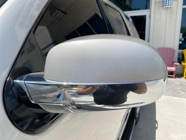 2008 Quicksilver /Ebony/Ebony Cadillac Escalade SUNROOF DVD LOW MILES 71,690 (1GYEC63848R) with an 6.2L Vortec 1000 VVT V8 SFI Engine engine, Automatic transmission, located at 4701 North Dixie Hwy, Pompano Beach, FL, 33064, (954) 422-2889, 26.240938, -80.123474 - OUR WEBPAGE FLORIDACARS1.COM HAS OVER 100 PHOTOS AND FREE CARFAX LINK 2008 Cadillac Escalade 4 Door Wagon/Sport Utility 6.2L V8 F Gasoline 19 MPG Rear Wheel Drive Features 20 Inch Plus Wheels A/C Seat(s) ABS Brakes Air Conditioning Alloy Wheels AM/FM Stereo Automatic Transmission Auxiliary Audio Inp- Photo#40