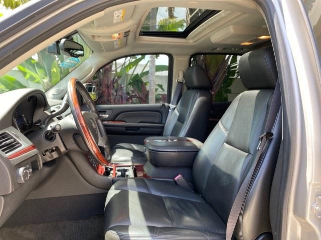 2008 Quicksilver /Ebony/Ebony Cadillac Escalade SUNROOF DVD LOW MILES 71,690 (1GYEC63848R) with an 6.2L Vortec 1000 VVT V8 SFI Engine engine, Automatic transmission, located at 4701 North Dixie Hwy, Pompano Beach, FL, 33064, (954) 422-2889, 26.240938, -80.123474 - OUR WEBPAGE FLORIDACARS1.COM HAS OVER 100 PHOTOS AND FREE CARFAX LINK 2008 Cadillac Escalade 4 Door Wagon/Sport Utility 6.2L V8 F Gasoline 19 MPG Rear Wheel Drive Features 20 Inch Plus Wheels A/C Seat(s) ABS Brakes Air Conditioning Alloy Wheels AM/FM Stereo Automatic Transmission Auxiliary Audio Inp- Photo#46