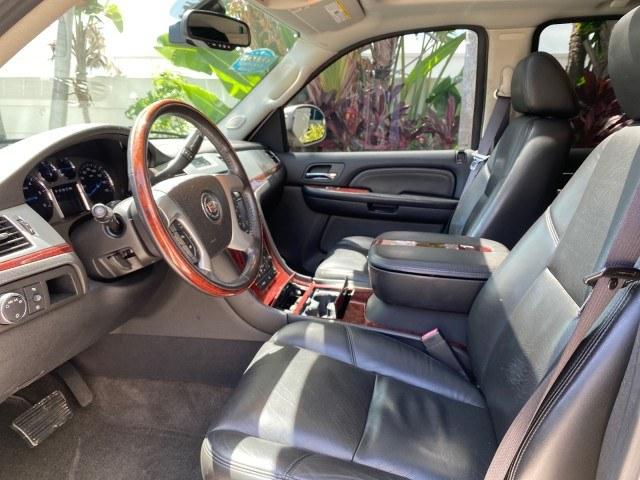 2008 Quicksilver /Ebony/Ebony Cadillac Escalade SUNROOF DVD LOW MILES 71,690 (1GYEC63848R) with an 6.2L Vortec 1000 VVT V8 SFI Engine engine, Automatic transmission, located at 4701 North Dixie Hwy, Pompano Beach, FL, 33064, (954) 422-2889, 26.240938, -80.123474 - OUR WEBPAGE FLORIDACARS1.COM HAS OVER 100 PHOTOS AND FREE CARFAX LINK 2008 Cadillac Escalade 4 Door Wagon/Sport Utility 6.2L V8 F Gasoline 19 MPG Rear Wheel Drive Features 20 Inch Plus Wheels A/C Seat(s) ABS Brakes Air Conditioning Alloy Wheels AM/FM Stereo Automatic Transmission Auxiliary Audio Inp- Photo#48