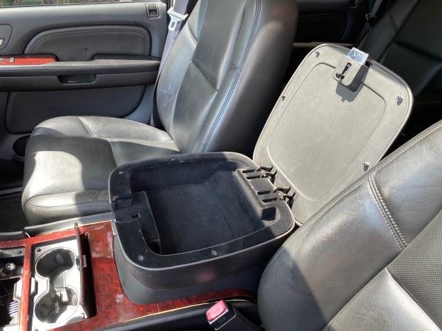 2008 Quicksilver /Ebony/Ebony Cadillac Escalade SUNROOF DVD LOW MILES 71,690 (1GYEC63848R) with an 6.2L Vortec 1000 VVT V8 SFI Engine engine, Automatic transmission, located at 4701 North Dixie Hwy, Pompano Beach, FL, 33064, (954) 422-2889, 26.240938, -80.123474 - OUR WEBPAGE FLORIDACARS1.COM HAS OVER 100 PHOTOS AND FREE CARFAX LINK 2008 Cadillac Escalade 4 Door Wagon/Sport Utility 6.2L V8 F Gasoline 19 MPG Rear Wheel Drive Features 20 Inch Plus Wheels A/C Seat(s) ABS Brakes Air Conditioning Alloy Wheels AM/FM Stereo Automatic Transmission Auxiliary Audio Inp- Photo#69