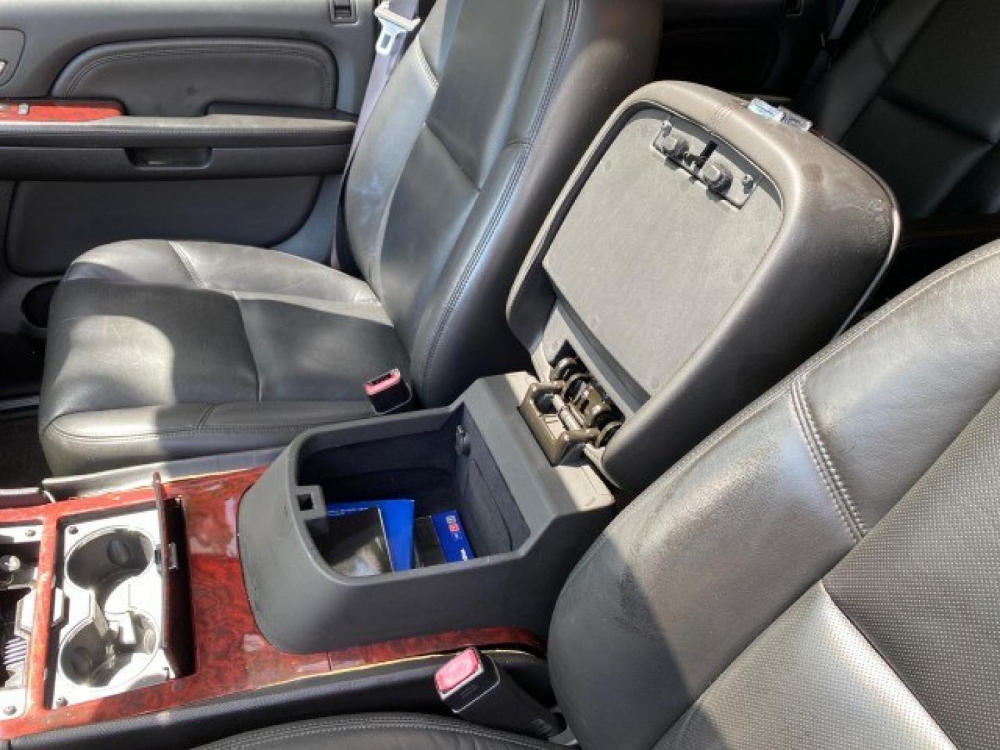 2008 Quicksilver /Ebony/Ebony Cadillac Escalade SUNROOF DVD LOW MILES 71,690 (1GYEC63848R) with an 6.2L Vortec 1000 VVT V8 SFI Engine engine, Automatic transmission, located at 4701 North Dixie Hwy, Pompano Beach, FL, 33064, (954) 422-2889, 26.240938, -80.123474 - OUR WEBPAGE FLORIDACARS1.COM HAS OVER 100 PHOTOS AND FREE CARFAX LINK 2008 Cadillac Escalade 4 Door Wagon/Sport Utility 6.2L V8 F Gasoline 19 MPG Rear Wheel Drive Features 20 Inch Plus Wheels A/C Seat(s) ABS Brakes Air Conditioning Alloy Wheels AM/FM Stereo Automatic Transmission Auxiliary Audio Inp- Photo#70