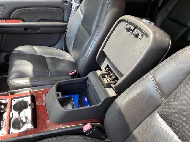 2008 Quicksilver /Ebony/Ebony Cadillac Escalade SUNROOF DVD LOW MILES 71,690 (1GYEC63848R) with an 6.2L Vortec 1000 VVT V8 SFI Engine engine, Automatic transmission, located at 4701 North Dixie Hwy, Pompano Beach, FL, 33064, (954) 422-2889, 26.240938, -80.123474 - OUR WEBPAGE FLORIDACARS1.COM HAS OVER 100 PHOTOS AND FREE CARFAX LINK 2008 Cadillac Escalade 4 Door Wagon/Sport Utility 6.2L V8 F Gasoline 19 MPG Rear Wheel Drive Features 20 Inch Plus Wheels A/C Seat(s) ABS Brakes Air Conditioning Alloy Wheels AM/FM Stereo Automatic Transmission Auxiliary Audio Inp- Photo#70