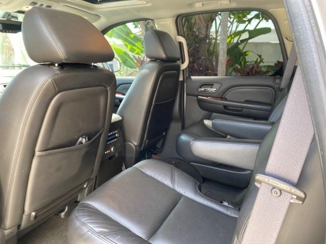 2008 Quicksilver /Ebony/Ebony Cadillac Escalade SUNROOF DVD LOW MILES 71,690 (1GYEC63848R) with an 6.2L Vortec 1000 VVT V8 SFI Engine engine, Automatic transmission, located at 4701 North Dixie Hwy, Pompano Beach, FL, 33064, (954) 422-2889, 26.240938, -80.123474 - OUR WEBPAGE FLORIDACARS1.COM HAS OVER 100 PHOTOS AND FREE CARFAX LINK 2008 Cadillac Escalade 4 Door Wagon/Sport Utility 6.2L V8 F Gasoline 19 MPG Rear Wheel Drive Features 20 Inch Plus Wheels A/C Seat(s) ABS Brakes Air Conditioning Alloy Wheels AM/FM Stereo Automatic Transmission Auxiliary Audio Inp- Photo#90