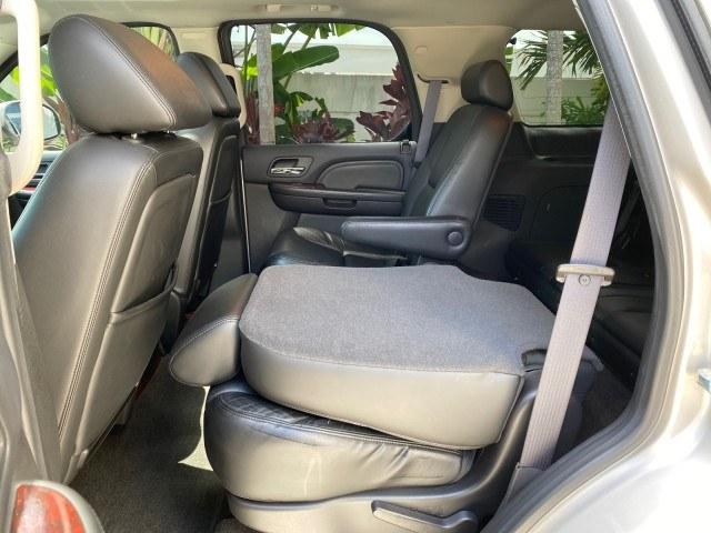 2008 Quicksilver /Ebony/Ebony Cadillac Escalade SUNROOF DVD LOW MILES 71,690 (1GYEC63848R) with an 6.2L Vortec 1000 VVT V8 SFI Engine engine, Automatic transmission, located at 4701 North Dixie Hwy, Pompano Beach, FL, 33064, (954) 422-2889, 26.240938, -80.123474 - OUR WEBPAGE FLORIDACARS1.COM HAS OVER 100 PHOTOS AND FREE CARFAX LINK 2008 Cadillac Escalade 4 Door Wagon/Sport Utility 6.2L V8 F Gasoline 19 MPG Rear Wheel Drive Features 20 Inch Plus Wheels A/C Seat(s) ABS Brakes Air Conditioning Alloy Wheels AM/FM Stereo Automatic Transmission Auxiliary Audio Inp- Photo#97