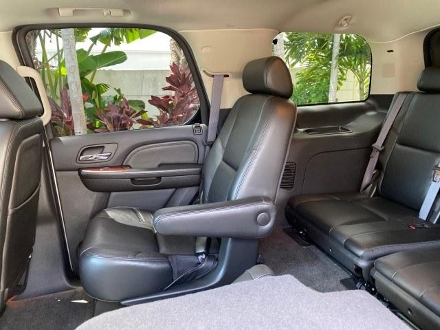 2008 Quicksilver /Ebony/Ebony Cadillac Escalade SUNROOF DVD LOW MILES 71,690 (1GYEC63848R) with an 6.2L Vortec 1000 VVT V8 SFI Engine engine, Automatic transmission, located at 4701 North Dixie Hwy, Pompano Beach, FL, 33064, (954) 422-2889, 26.240938, -80.123474 - OUR WEBPAGE FLORIDACARS1.COM HAS OVER 100 PHOTOS AND FREE CARFAX LINK 2008 Cadillac Escalade 4 Door Wagon/Sport Utility 6.2L V8 F Gasoline 19 MPG Rear Wheel Drive Features 20 Inch Plus Wheels A/C Seat(s) ABS Brakes Air Conditioning Alloy Wheels AM/FM Stereo Automatic Transmission Auxiliary Audio Inp- Photo#98