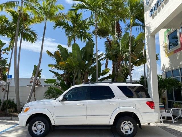 2006 Natural White /Light Charcoal Toyota Sequoia SR5 LOW MILES 84,953 4.7 v8 (5TDZT34A26S) with an 4.7L DOHC 32-Valve V8 i-Force VVT-i Engine engine, Automatic transmission, located at 4701 North Dixie Hwy, Pompano Beach, FL, 33064, (954) 422-2889, 26.240938, -80.123474 - OUR WEBPAGE FLORIDACARS1.COM HAS OVER 100 PHOTOS AND FREE CARFAX LINK 2006 Toyota Sequoia SR5 4 Door Wagon/Sport Utility 4.7L V8 F DOHC 32V Gasoline 18 MPG Rear Wheel Drive Features ABS Brakes Air Conditioning AM/FM Stereo Automatic Transmission Cassette Player CD Audio Cloth Seats Cruise Control Fo- Photo#4