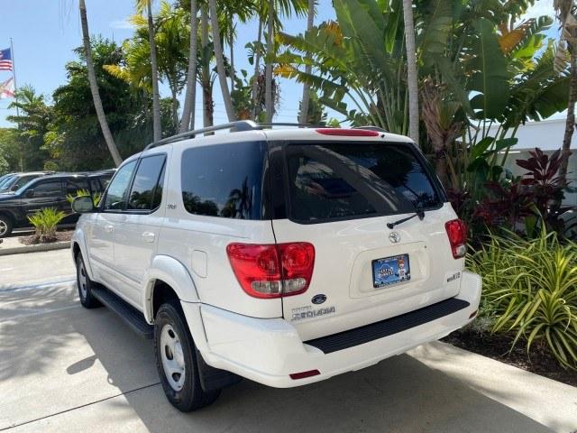2006 Natural White /Light Charcoal Toyota Sequoia SR5 LOW MILES 84,953 4.7 v8 (5TDZT34A26S) with an 4.7L DOHC 32-Valve V8 i-Force VVT-i Engine engine, Automatic transmission, located at 4701 North Dixie Hwy, Pompano Beach, FL, 33064, (954) 422-2889, 26.240938, -80.123474 - OUR WEBPAGE FLORIDACARS1.COM HAS OVER 100 PHOTOS AND FREE CARFAX LINK 2006 Toyota Sequoia SR5 4 Door Wagon/Sport Utility 4.7L V8 F DOHC 32V Gasoline 18 MPG Rear Wheel Drive Features ABS Brakes Air Conditioning AM/FM Stereo Automatic Transmission Cassette Player CD Audio Cloth Seats Cruise Control Fo- Photo#5