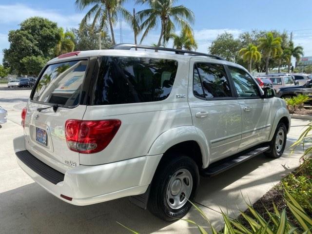 2006 Natural White /Light Charcoal Toyota Sequoia SR5 LOW MILES 84,953 4.7 v8 (5TDZT34A26S) with an 4.7L DOHC 32-Valve V8 i-Force VVT-i Engine engine, Automatic transmission, located at 4701 North Dixie Hwy, Pompano Beach, FL, 33064, (954) 422-2889, 26.240938, -80.123474 - OUR WEBPAGE FLORIDACARS1.COM HAS OVER 100 PHOTOS AND FREE CARFAX LINK 2006 Toyota Sequoia SR5 4 Door Wagon/Sport Utility 4.7L V8 F DOHC 32V Gasoline 18 MPG Rear Wheel Drive Features ABS Brakes Air Conditioning AM/FM Stereo Automatic Transmission Cassette Player CD Audio Cloth Seats Cruise Control Fo- Photo#7