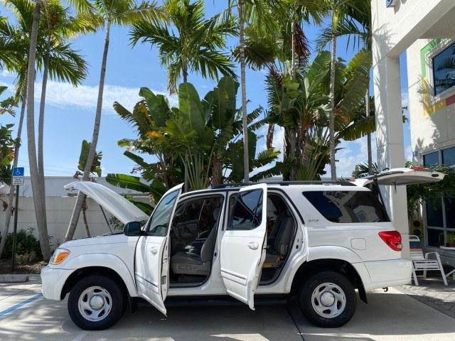 2006 Natural White /Light Charcoal Toyota Sequoia SR5 LOW MILES 84,953 4.7 v8 (5TDZT34A26S) with an 4.7L DOHC 32-Valve V8 i-Force VVT-i Engine engine, Automatic transmission, located at 4701 North Dixie Hwy, Pompano Beach, FL, 33064, (954) 422-2889, 26.240938, -80.123474 - OUR WEBPAGE FLORIDACARS1.COM HAS OVER 100 PHOTOS AND FREE CARFAX LINK 2006 Toyota Sequoia SR5 4 Door Wagon/Sport Utility 4.7L V8 F DOHC 32V Gasoline 18 MPG Rear Wheel Drive Features ABS Brakes Air Conditioning AM/FM Stereo Automatic Transmission Cassette Player CD Audio Cloth Seats Cruise Control Fo- Photo#8
