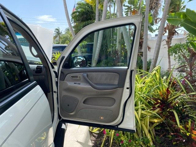 2006 Natural White /Light Charcoal Toyota Sequoia SR5 LOW MILES 84,953 4.7 v8 (5TDZT34A26S) with an 4.7L DOHC 32-Valve V8 i-Force VVT-i Engine engine, Automatic transmission, located at 4701 North Dixie Hwy, Pompano Beach, FL, 33064, (954) 422-2889, 26.240938, -80.123474 - OUR WEBPAGE FLORIDACARS1.COM HAS OVER 100 PHOTOS AND FREE CARFAX LINK 2006 Toyota Sequoia SR5 4 Door Wagon/Sport Utility 4.7L V8 F DOHC 32V Gasoline 18 MPG Rear Wheel Drive Features ABS Brakes Air Conditioning AM/FM Stereo Automatic Transmission Cassette Player CD Audio Cloth Seats Cruise Control Fo- Photo#11