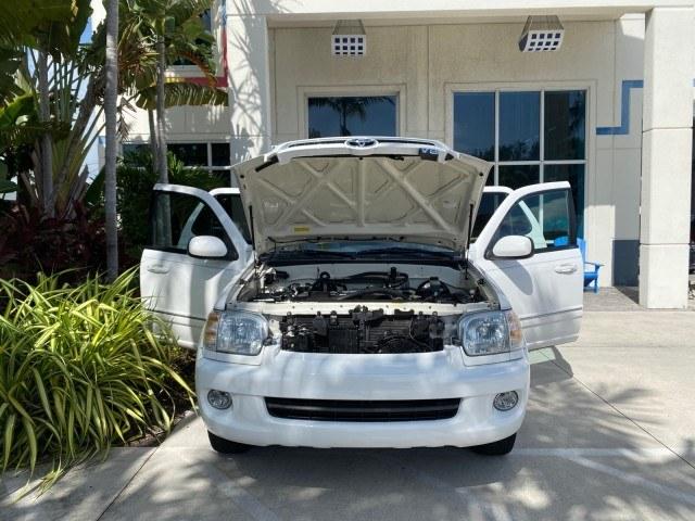 2006 Natural White /Light Charcoal Toyota Sequoia SR5 LOW MILES 84,953 4.7 v8 (5TDZT34A26S) with an 4.7L DOHC 32-Valve V8 i-Force VVT-i Engine engine, Automatic transmission, located at 4701 North Dixie Hwy, Pompano Beach, FL, 33064, (954) 422-2889, 26.240938, -80.123474 - OUR WEBPAGE FLORIDACARS1.COM HAS OVER 100 PHOTOS AND FREE CARFAX LINK 2006 Toyota Sequoia SR5 4 Door Wagon/Sport Utility 4.7L V8 F DOHC 32V Gasoline 18 MPG Rear Wheel Drive Features ABS Brakes Air Conditioning AM/FM Stereo Automatic Transmission Cassette Player CD Audio Cloth Seats Cruise Control Fo- Photo#16