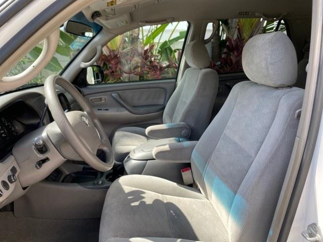 2006 Natural White /Light Charcoal Toyota Sequoia SR5 LOW MILES 84,953 4.7 v8 (5TDZT34A26S) with an 4.7L DOHC 32-Valve V8 i-Force VVT-i Engine engine, Automatic transmission, located at 4701 North Dixie Hwy, Pompano Beach, FL, 33064, (954) 422-2889, 26.240938, -80.123474 - OUR WEBPAGE FLORIDACARS1.COM HAS OVER 100 PHOTOS AND FREE CARFAX LINK 2006 Toyota Sequoia SR5 4 Door Wagon/Sport Utility 4.7L V8 F DOHC 32V Gasoline 18 MPG Rear Wheel Drive Features ABS Brakes Air Conditioning AM/FM Stereo Automatic Transmission Cassette Player CD Audio Cloth Seats Cruise Control Fo- Photo#41