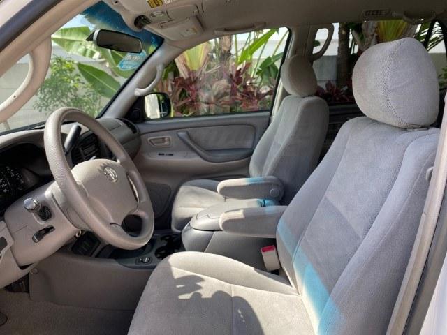 2006 Natural White /Light Charcoal Toyota Sequoia SR5 LOW MILES 84,953 4.7 v8 (5TDZT34A26S) with an 4.7L DOHC 32-Valve V8 i-Force VVT-i Engine engine, Automatic transmission, located at 4701 North Dixie Hwy, Pompano Beach, FL, 33064, (954) 422-2889, 26.240938, -80.123474 - OUR WEBPAGE FLORIDACARS1.COM HAS OVER 100 PHOTOS AND FREE CARFAX LINK 2006 Toyota Sequoia SR5 4 Door Wagon/Sport Utility 4.7L V8 F DOHC 32V Gasoline 18 MPG Rear Wheel Drive Features ABS Brakes Air Conditioning AM/FM Stereo Automatic Transmission Cassette Player CD Audio Cloth Seats Cruise Control Fo- Photo#42