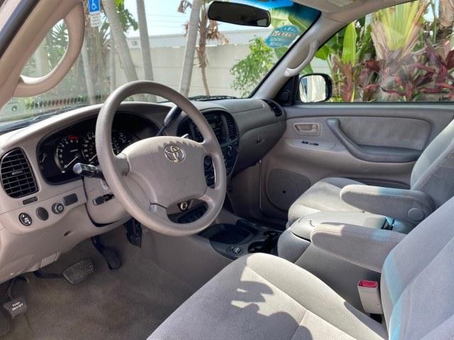 2006 Natural White /Light Charcoal Toyota Sequoia SR5 LOW MILES 84,953 4.7 v8 (5TDZT34A26S) with an 4.7L DOHC 32-Valve V8 i-Force VVT-i Engine engine, Automatic transmission, located at 4701 North Dixie Hwy, Pompano Beach, FL, 33064, (954) 422-2889, 26.240938, -80.123474 - OUR WEBPAGE FLORIDACARS1.COM HAS OVER 100 PHOTOS AND FREE CARFAX LINK 2006 Toyota Sequoia SR5 4 Door Wagon/Sport Utility 4.7L V8 F DOHC 32V Gasoline 18 MPG Rear Wheel Drive Features ABS Brakes Air Conditioning AM/FM Stereo Automatic Transmission Cassette Player CD Audio Cloth Seats Cruise Control Fo- Photo#44