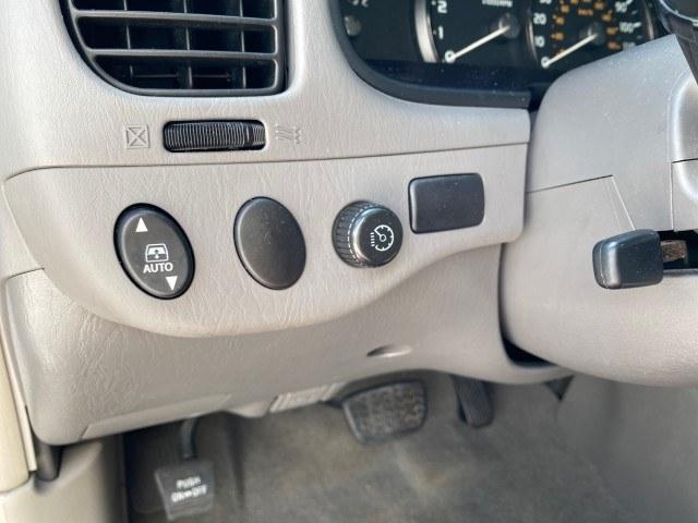 2006 Natural White /Light Charcoal Toyota Sequoia SR5 LOW MILES 84,953 4.7 v8 (5TDZT34A26S) with an 4.7L DOHC 32-Valve V8 i-Force VVT-i Engine engine, Automatic transmission, located at 4701 North Dixie Hwy, Pompano Beach, FL, 33064, (954) 422-2889, 26.240938, -80.123474 - OUR WEBPAGE FLORIDACARS1.COM HAS OVER 100 PHOTOS AND FREE CARFAX LINK 2006 Toyota Sequoia SR5 4 Door Wagon/Sport Utility 4.7L V8 F DOHC 32V Gasoline 18 MPG Rear Wheel Drive Features ABS Brakes Air Conditioning AM/FM Stereo Automatic Transmission Cassette Player CD Audio Cloth Seats Cruise Control Fo- Photo#50