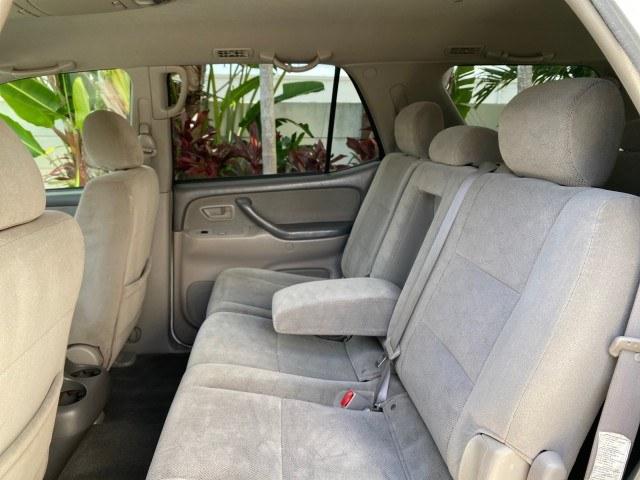 2006 Natural White /Light Charcoal Toyota Sequoia SR5 LOW MILES 84,953 4.7 v8 (5TDZT34A26S) with an 4.7L DOHC 32-Valve V8 i-Force VVT-i Engine engine, Automatic transmission, located at 4701 North Dixie Hwy, Pompano Beach, FL, 33064, (954) 422-2889, 26.240938, -80.123474 - OUR WEBPAGE FLORIDACARS1.COM HAS OVER 100 PHOTOS AND FREE CARFAX LINK 2006 Toyota Sequoia SR5 4 Door Wagon/Sport Utility 4.7L V8 F DOHC 32V Gasoline 18 MPG Rear Wheel Drive Features ABS Brakes Air Conditioning AM/FM Stereo Automatic Transmission Cassette Player CD Audio Cloth Seats Cruise Control Fo- Photo#75