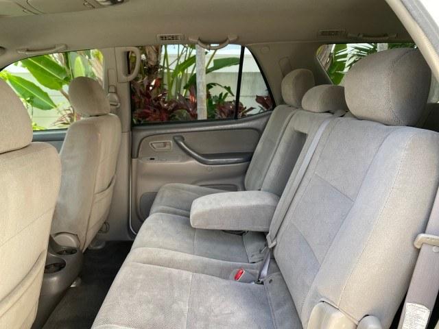 2006 Natural White /Light Charcoal Toyota Sequoia SR5 LOW MILES 84,953 4.7 v8 (5TDZT34A26S) with an 4.7L DOHC 32-Valve V8 i-Force VVT-i Engine engine, Automatic transmission, located at 4701 North Dixie Hwy, Pompano Beach, FL, 33064, (954) 422-2889, 26.240938, -80.123474 - OUR WEBPAGE FLORIDACARS1.COM HAS OVER 100 PHOTOS AND FREE CARFAX LINK 2006 Toyota Sequoia SR5 4 Door Wagon/Sport Utility 4.7L V8 F DOHC 32V Gasoline 18 MPG Rear Wheel Drive Features ABS Brakes Air Conditioning AM/FM Stereo Automatic Transmission Cassette Player CD Audio Cloth Seats Cruise Control Fo- Photo#76