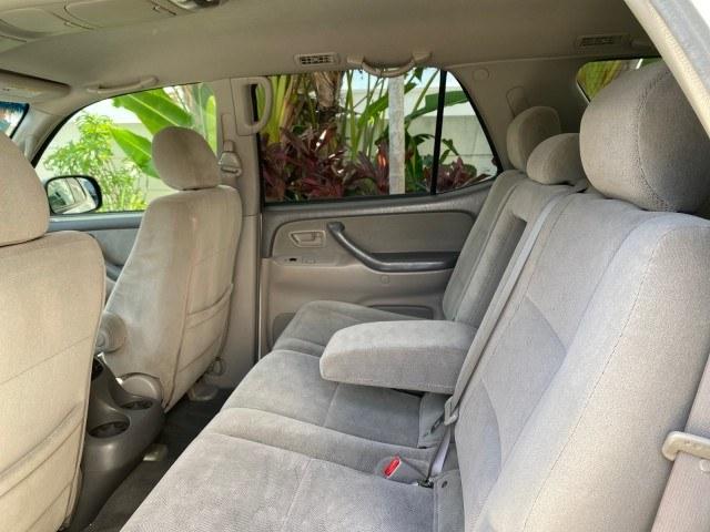 2006 Natural White /Light Charcoal Toyota Sequoia SR5 LOW MILES 84,953 4.7 v8 (5TDZT34A26S) with an 4.7L DOHC 32-Valve V8 i-Force VVT-i Engine engine, Automatic transmission, located at 4701 North Dixie Hwy, Pompano Beach, FL, 33064, (954) 422-2889, 26.240938, -80.123474 - OUR WEBPAGE FLORIDACARS1.COM HAS OVER 100 PHOTOS AND FREE CARFAX LINK 2006 Toyota Sequoia SR5 4 Door Wagon/Sport Utility 4.7L V8 F DOHC 32V Gasoline 18 MPG Rear Wheel Drive Features ABS Brakes Air Conditioning AM/FM Stereo Automatic Transmission Cassette Player CD Audio Cloth Seats Cruise Control Fo- Photo#77