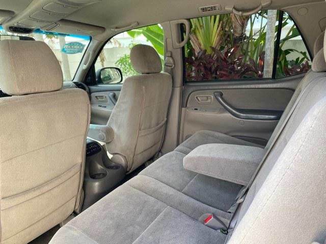 2006 Natural White /Light Charcoal Toyota Sequoia SR5 LOW MILES 84,953 4.7 v8 (5TDZT34A26S) with an 4.7L DOHC 32-Valve V8 i-Force VVT-i Engine engine, Automatic transmission, located at 4701 North Dixie Hwy, Pompano Beach, FL, 33064, (954) 422-2889, 26.240938, -80.123474 - OUR WEBPAGE FLORIDACARS1.COM HAS OVER 100 PHOTOS AND FREE CARFAX LINK 2006 Toyota Sequoia SR5 4 Door Wagon/Sport Utility 4.7L V8 F DOHC 32V Gasoline 18 MPG Rear Wheel Drive Features ABS Brakes Air Conditioning AM/FM Stereo Automatic Transmission Cassette Player CD Audio Cloth Seats Cruise Control Fo- Photo#79