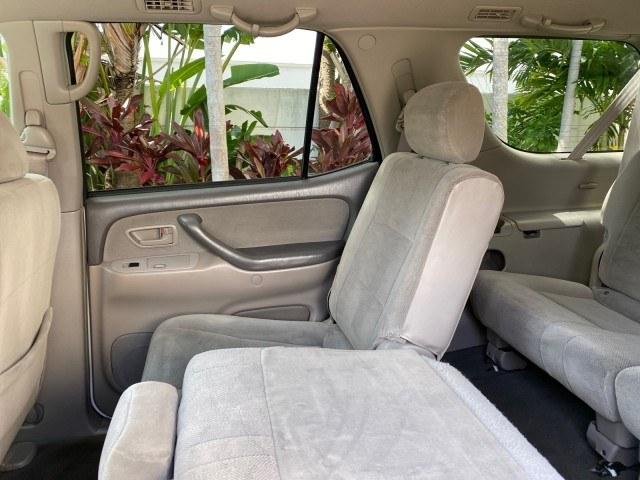 2006 Natural White /Light Charcoal Toyota Sequoia SR5 LOW MILES 84,953 4.7 v8 (5TDZT34A26S) with an 4.7L DOHC 32-Valve V8 i-Force VVT-i Engine engine, Automatic transmission, located at 4701 North Dixie Hwy, Pompano Beach, FL, 33064, (954) 422-2889, 26.240938, -80.123474 - OUR WEBPAGE FLORIDACARS1.COM HAS OVER 100 PHOTOS AND FREE CARFAX LINK 2006 Toyota Sequoia SR5 4 Door Wagon/Sport Utility 4.7L V8 F DOHC 32V Gasoline 18 MPG Rear Wheel Drive Features ABS Brakes Air Conditioning AM/FM Stereo Automatic Transmission Cassette Player CD Audio Cloth Seats Cruise Control Fo- Photo#89