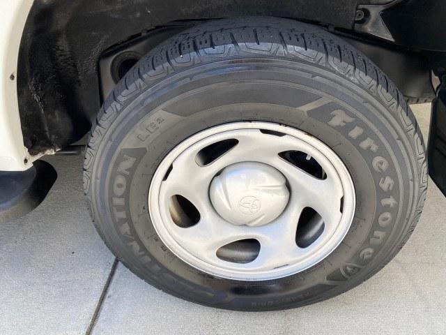 2006 Natural White /Light Charcoal Toyota Sequoia SR5 LOW MILES 84,953 4.7 v8 (5TDZT34A26S) with an 4.7L DOHC 32-Valve V8 i-Force VVT-i Engine engine, Automatic transmission, located at 4701 North Dixie Hwy, Pompano Beach, FL, 33064, (954) 422-2889, 26.240938, -80.123474 - OUR WEBPAGE FLORIDACARS1.COM HAS OVER 100 PHOTOS AND FREE CARFAX LINK 2006 Toyota Sequoia SR5 4 Door Wagon/Sport Utility 4.7L V8 F DOHC 32V Gasoline 18 MPG Rear Wheel Drive Features ABS Brakes Air Conditioning AM/FM Stereo Automatic Transmission Cassette Player CD Audio Cloth Seats Cruise Control Fo- Photo#96