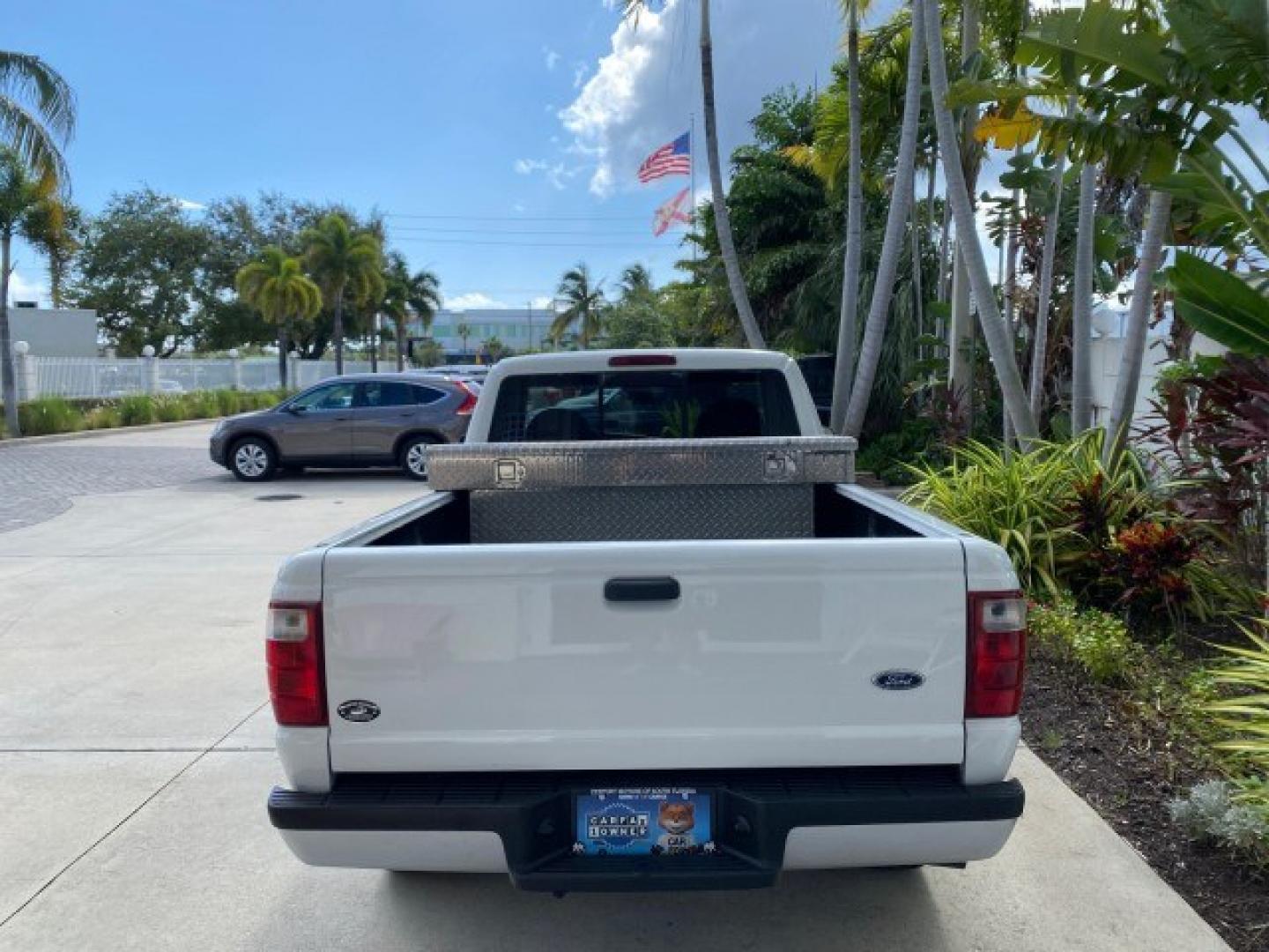 2002 Oxford White /Dark Graphite Ford Ranger XL AUTO AC LOW MILES 40,403 (1FTYR10D42T) with an 2.3L DOHC SEFI 16-Valve 4-Cyl Engine engine, Automatic transmission, located at 4701 North Dixie Hwy, Pompano Beach, FL, 33064, (954) 422-2889, 26.240938, -80.123474 - OUR WEBPAGE FLORIDACARS1.COM HAS OVER 100 PHOTOS AND FREE CARFAX LINK 2002 Ford Ranger XL Pickup 2.3L I4 F Gasoline 28 MPG Rear Wheel Drive Features ABS Brakes Air Conditioning AM/FM Stereo Automatic Transmission Vinyl Seats Power Locks Power Mirrors Power Windows 2002 Ford Ranger XL is a fantastic- Photo#6