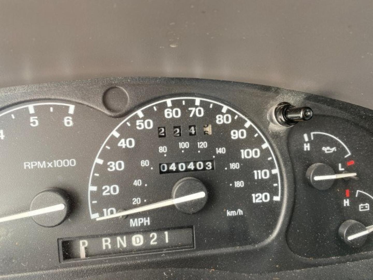 2002 Oxford White /Dark Graphite Ford Ranger XL AUTO AC LOW MILES 40,403 (1FTYR10D42T) with an 2.3L DOHC SEFI 16-Valve 4-Cyl Engine engine, Automatic transmission, located at 4701 North Dixie Hwy, Pompano Beach, FL, 33064, (954) 422-2889, 26.240938, -80.123474 - OUR WEBPAGE FLORIDACARS1.COM HAS OVER 100 PHOTOS AND FREE CARFAX LINK 2002 Ford Ranger XL Pickup 2.3L I4 F Gasoline 28 MPG Rear Wheel Drive Features ABS Brakes Air Conditioning AM/FM Stereo Automatic Transmission Vinyl Seats Power Locks Power Mirrors Power Windows 2002 Ford Ranger XL is a fantastic- Photo#18