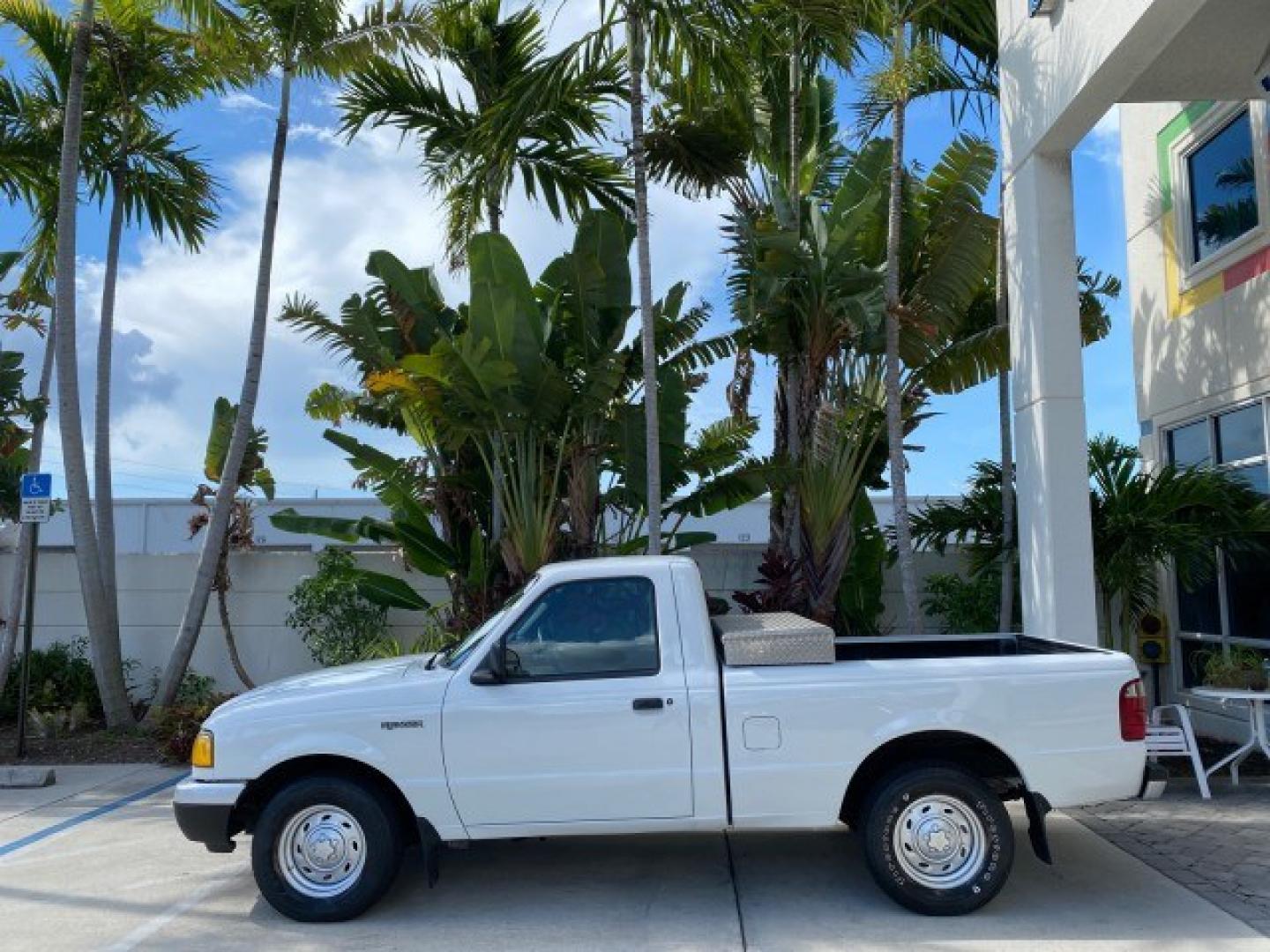 2002 Oxford White /Dark Graphite Ford Ranger XL AUTO AC LOW MILES 40,403 (1FTYR10D42T) with an 2.3L DOHC SEFI 16-Valve 4-Cyl Engine engine, Automatic transmission, located at 4701 North Dixie Hwy, Pompano Beach, FL, 33064, (954) 422-2889, 26.240938, -80.123474 - OUR WEBPAGE FLORIDACARS1.COM HAS OVER 100 PHOTOS AND FREE CARFAX LINK 2002 Ford Ranger XL Pickup 2.3L I4 F Gasoline 28 MPG Rear Wheel Drive Features ABS Brakes Air Conditioning AM/FM Stereo Automatic Transmission Vinyl Seats Power Locks Power Mirrors Power Windows 2002 Ford Ranger XL is a fantastic- Photo#30