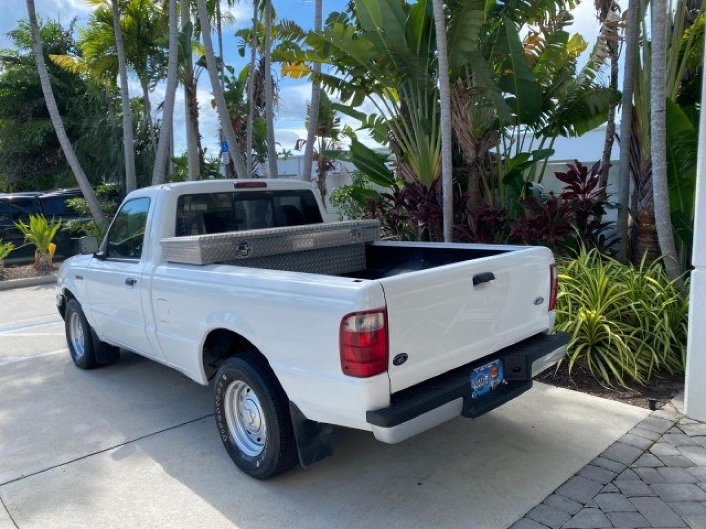 2002 Oxford White /Dark Graphite Ford Ranger XL AUTO AC LOW MILES 40,403 (1FTYR10D42T) with an 2.3L DOHC SEFI 16-Valve 4-Cyl Engine engine, Automatic transmission, located at 4701 North Dixie Hwy, Pompano Beach, FL, 33064, (954) 422-2889, 26.240938, -80.123474 - OUR WEBPAGE FLORIDACARS1.COM HAS OVER 100 PHOTOS AND FREE CARFAX LINK 2002 Ford Ranger XL Pickup 2.3L I4 F Gasoline 28 MPG Rear Wheel Drive Features ABS Brakes Air Conditioning AM/FM Stereo Automatic Transmission Vinyl Seats Power Locks Power Mirrors Power Windows 2002 Ford Ranger XL is a fantastic- Photo#32