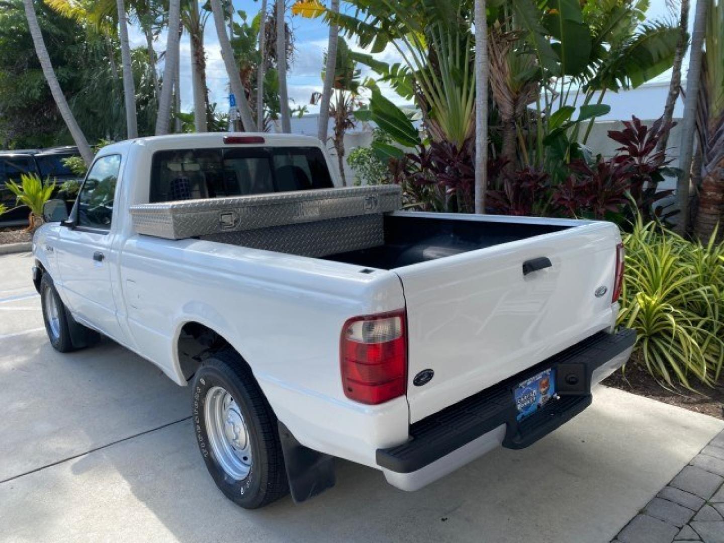 2002 Oxford White /Dark Graphite Ford Ranger XL AUTO AC LOW MILES 40,403 (1FTYR10D42T) with an 2.3L DOHC SEFI 16-Valve 4-Cyl Engine engine, Automatic transmission, located at 4701 North Dixie Hwy, Pompano Beach, FL, 33064, (954) 422-2889, 26.240938, -80.123474 - OUR WEBPAGE FLORIDACARS1.COM HAS OVER 100 PHOTOS AND FREE CARFAX LINK 2002 Ford Ranger XL Pickup 2.3L I4 F Gasoline 28 MPG Rear Wheel Drive Features ABS Brakes Air Conditioning AM/FM Stereo Automatic Transmission Vinyl Seats Power Locks Power Mirrors Power Windows 2002 Ford Ranger XL is a fantastic- Photo#33