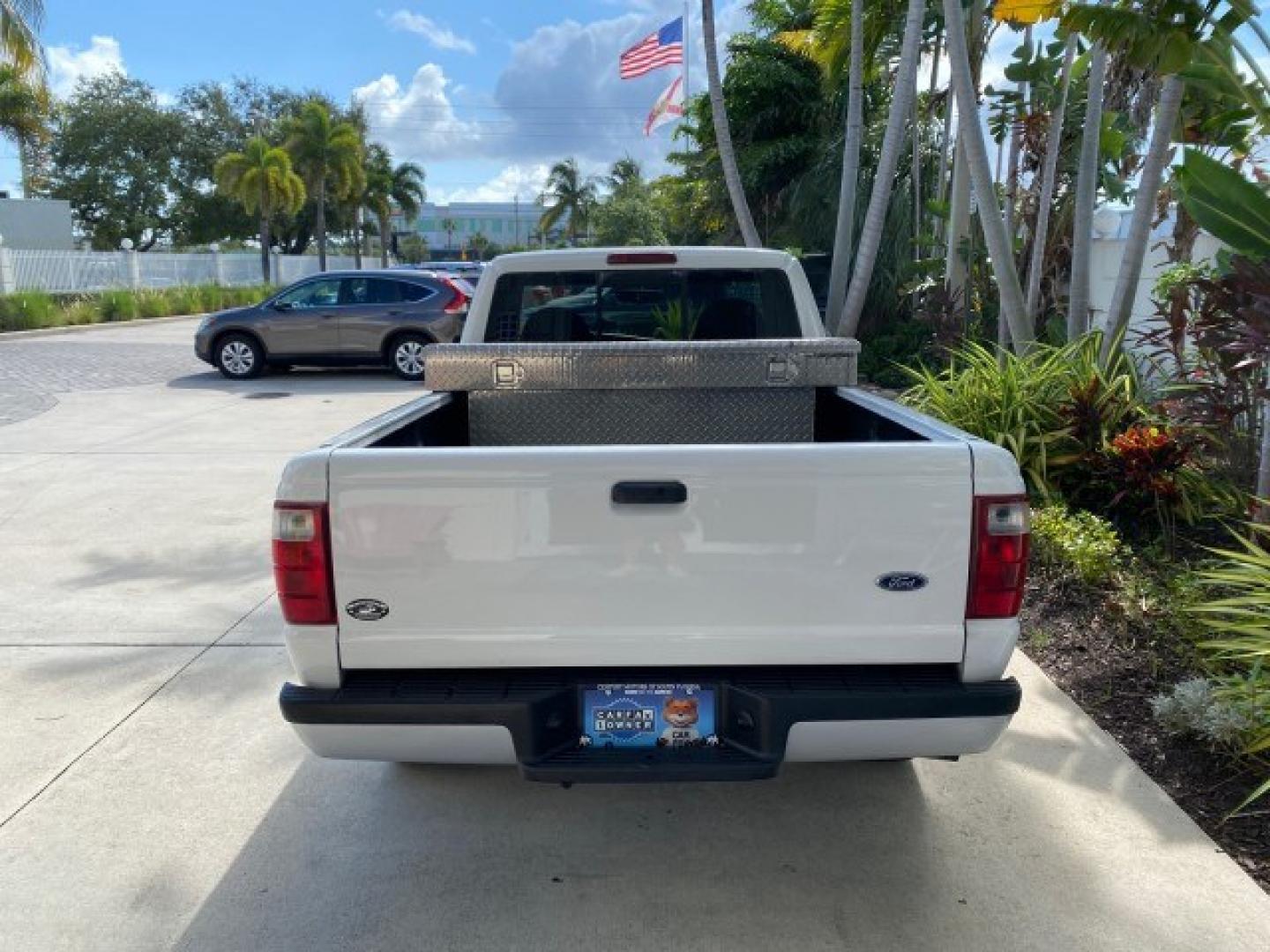 2002 Oxford White /Dark Graphite Ford Ranger XL AUTO AC LOW MILES 40,403 (1FTYR10D42T) with an 2.3L DOHC SEFI 16-Valve 4-Cyl Engine engine, Automatic transmission, located at 4701 North Dixie Hwy, Pompano Beach, FL, 33064, (954) 422-2889, 26.240938, -80.123474 - OUR WEBPAGE FLORIDACARS1.COM HAS OVER 100 PHOTOS AND FREE CARFAX LINK 2002 Ford Ranger XL Pickup 2.3L I4 F Gasoline 28 MPG Rear Wheel Drive Features ABS Brakes Air Conditioning AM/FM Stereo Automatic Transmission Vinyl Seats Power Locks Power Mirrors Power Windows 2002 Ford Ranger XL is a fantastic- Photo#34